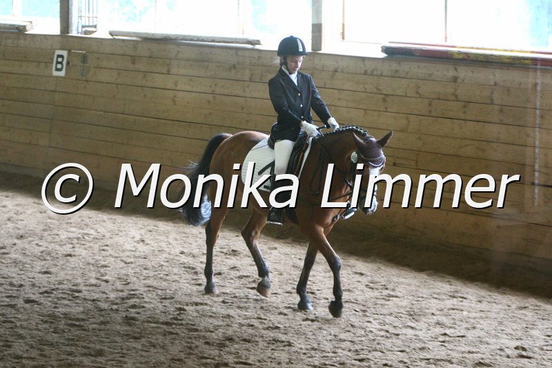 007L8497_Dress reiter WB.JPG